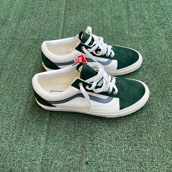 Old skool vans slip on - Picture 4 of 9